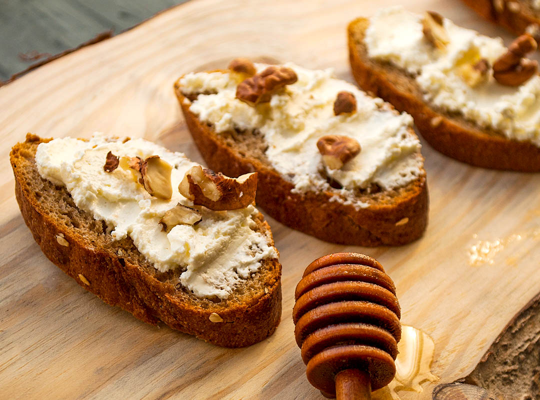 Wholegrain Toast with Hazelnut, Date and Banana Custard Spread